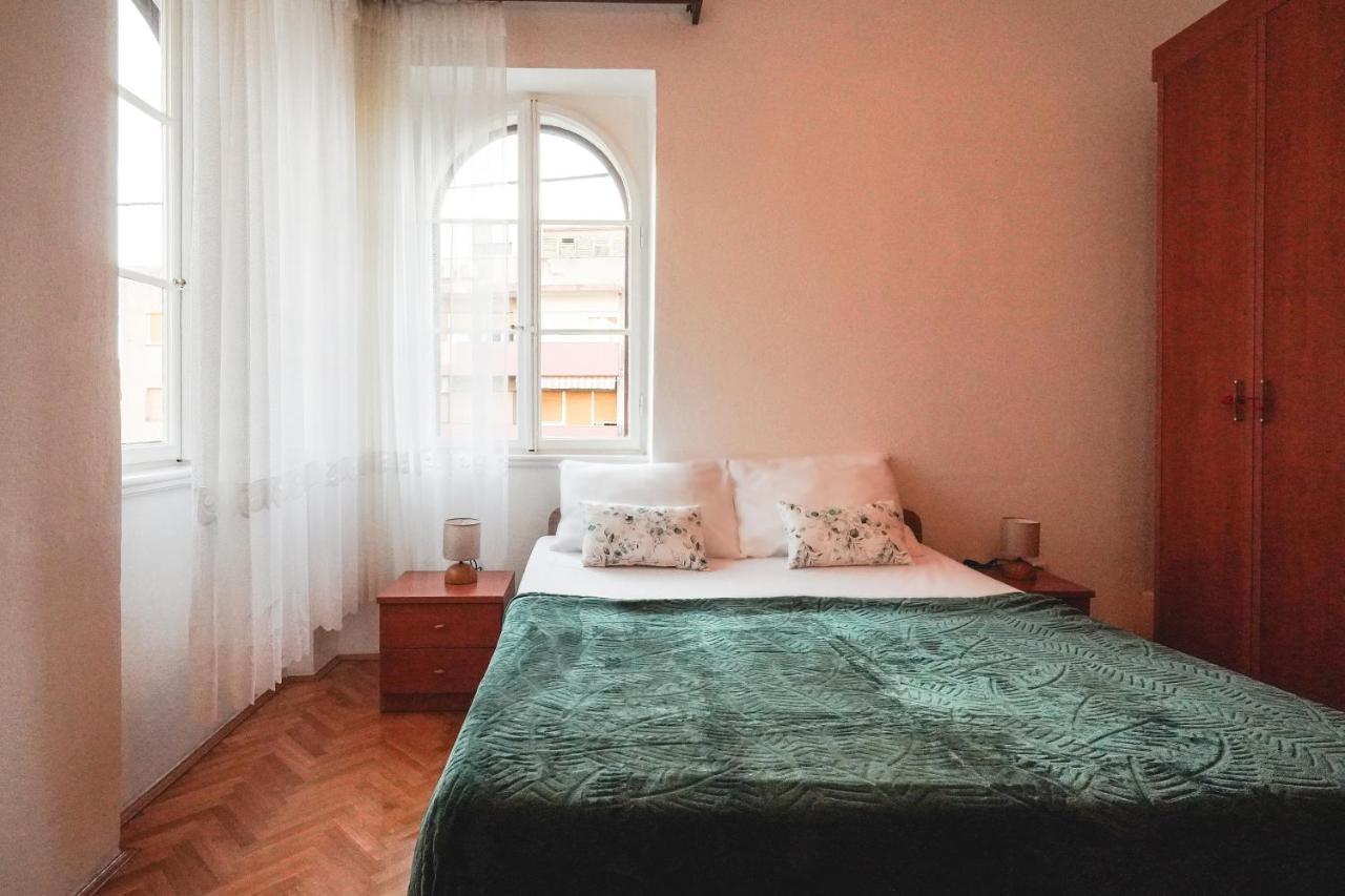 Tranquil Urban Escape Apartment Split Bagian luar foto