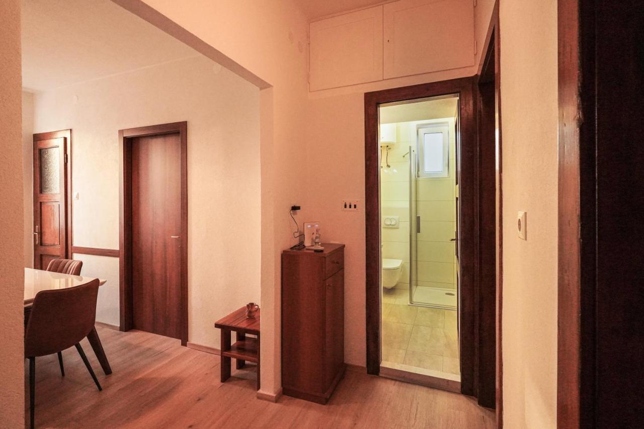 Tranquil Urban Escape Apartment Split Bagian luar foto