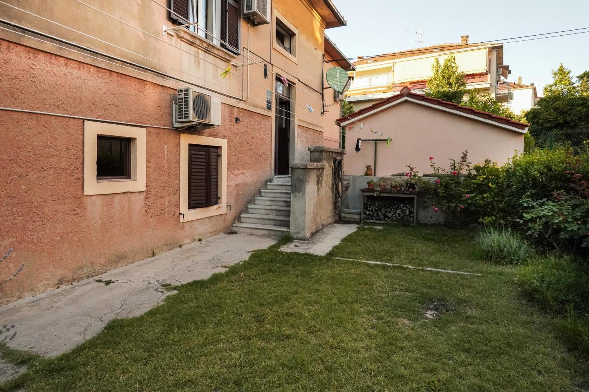 Tranquil Urban Escape Apartment Split Bagian luar foto