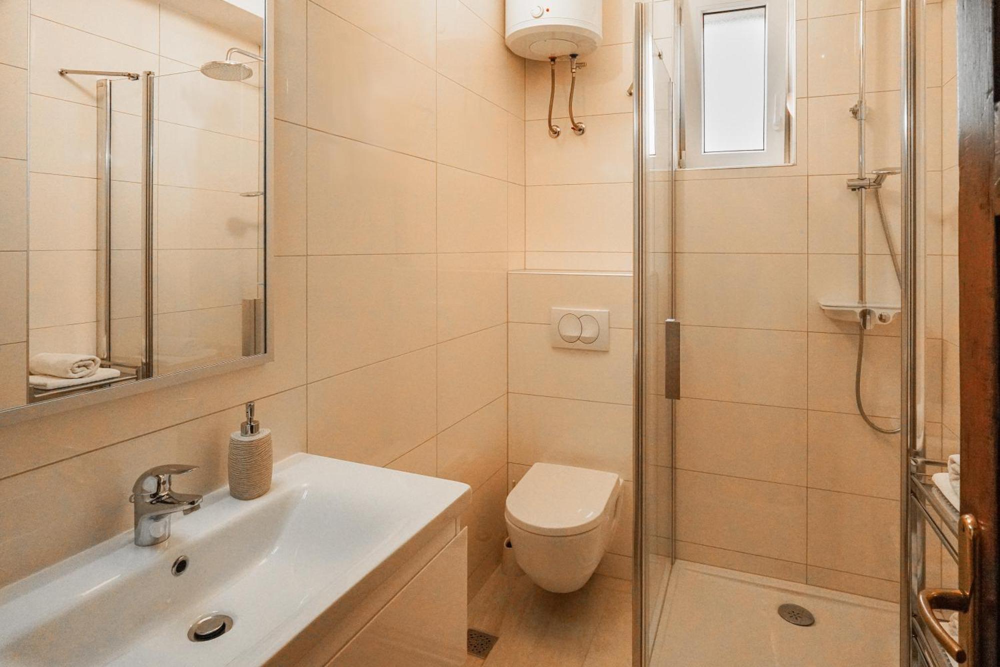 Tranquil Urban Escape Apartment Split Bagian luar foto